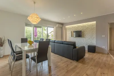Image de Détendez-vous sur le confortable 15m2 grande terrasse avec vue sur la mer