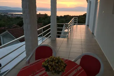 Image de Appartement pour 4 personnes avec vue sur la mer, WiFi, Parking, Bbq - Adresse: Kremenici 26