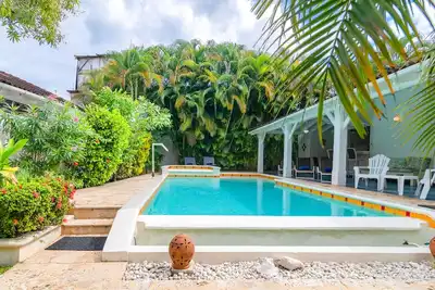 Image de Villa 150m plage/Piscine-Jacuzzi/Centre-Ville/Wifi