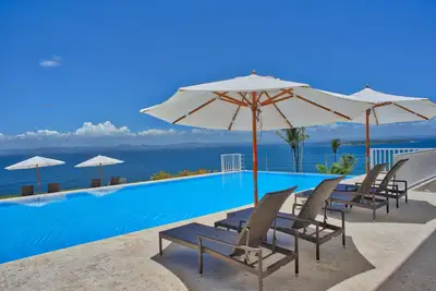 Image de Paradis avec plage et petit déjeuner pour deux