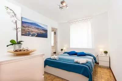 Image de Etna Sicile Mer maison de bord de mer pittoresque dans résidence avec piscine