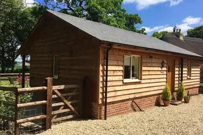 Image de Owls Lodge - une retraite paisible pour deux