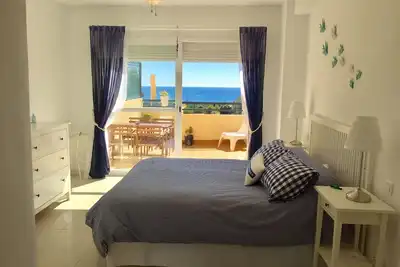 Image de Maison de ville Marbella - Vues sur la mer - Ă distance de marche de la plage - confortable et chaleureux 1