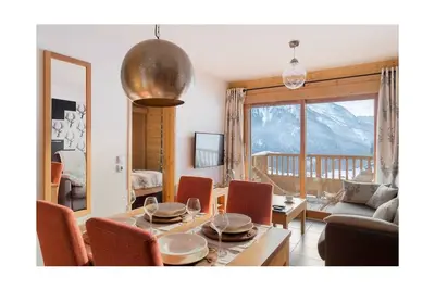 Image de Appart****Champagny La Plagne-Skis aux pieds
