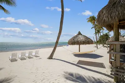 Image de duplex Oceanfront avec des vues spectaculaires, plage et quai
