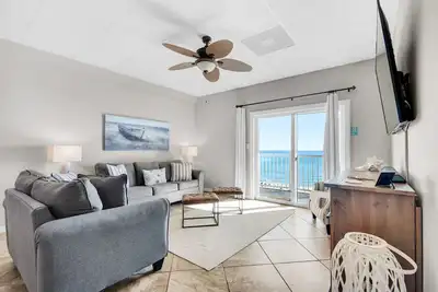Image de Sans Souci Gulf-front 2 chambres avec laveuse / sécheuse. Condo au 2e étage. Wifi gratuit