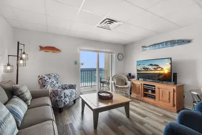 Image de Condo Sans Souci Gulf-front 2 chambres. 5ème étage. Wifi gratuit. Piscine.