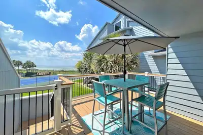 Image de Idyllic Sound Front Condo; Parfait pour les vacances haut de gamme!