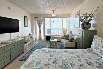 Image de Escapade Salt Life: Vues sur l'Océan, Lit King, Entrée au 1er Étage / Balcon au 2ème Étage, Hbo / Wifi Gratuit