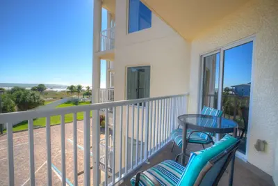 Image de Mise à niveau. Grande valeur! Balcon privé et Vue sur le golfe.