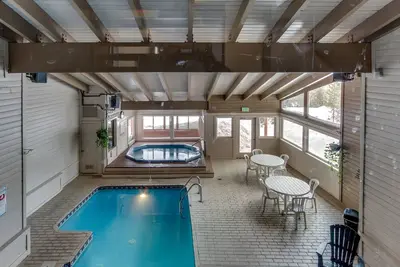 Image de Immaculée, mis à jour condo de montagne w \/ piscine partagée et un bain à remous - une vue magnifique!