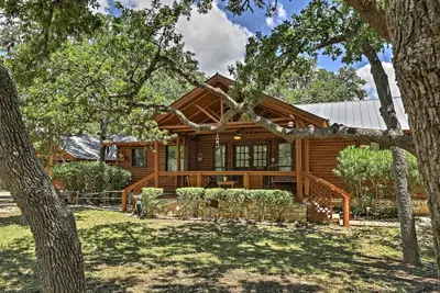 Image de 2 cabines du lac Canyon - 3br total - sur 2. 7 Acres!
