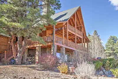 Image de Flagstaff Cabin w \/ Decks, Alpine Views & Table de billard