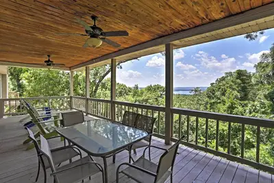 Image de Maison Branson avec piscine intérieure et terrain de basket!