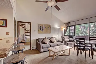 Image de Sf204 Animaux bienvenus Ski in Ski out Condo avec Loft