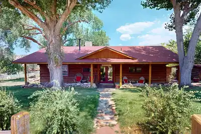Image de Road House Ă Pack Creek Ranch ~ Superbe, cabine mise Ă jour avec vue sur la montagne