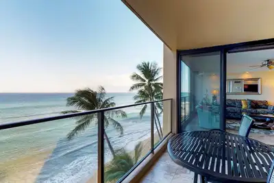 Image de Condo au bord de l'eau avec piscine partagée, bain à remous et vue magnifique sur le coucher du soleil
