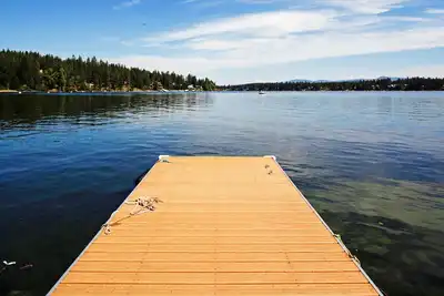 Image de Newport Cabin w \/ Lakefront Private Porch & Grill!