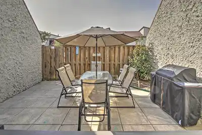 Image de Ocean City Condo w / Patio + Piscines intérieure et extérieure!