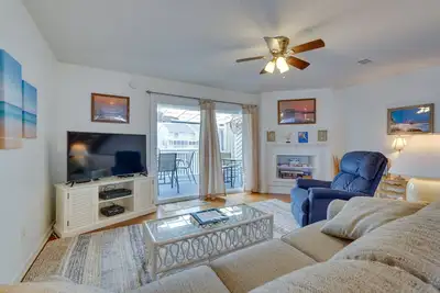 Image de Cape San Blas Townhome w \/ Pool et des tarifs réduits!