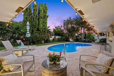 Image de DÉTENDEZ-Vous À Serenity Place, Une Magnifique Maison De Piscine Chauffante Moderne Et Contemporaine! ! !