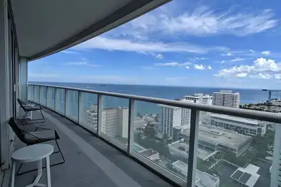 Image de Hôtel de luxe moderne en bord de mer 2 chambres avec de superbes vues et 3 balcons 18