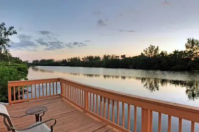 Image de Siesta Key Lakefront Paradis caché parmi les paysages tropicaux avec piscine chauffée