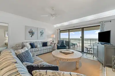 Image de Shipwatch A504 - Vues sur la plage depuis la terrasse avec un intérieur luxueux!