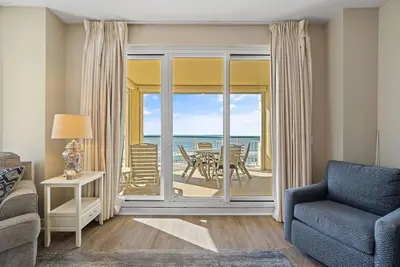 Image de Beach Colony Tower 5b- Unité front de plage avec grande terrasse et vue imprenable!