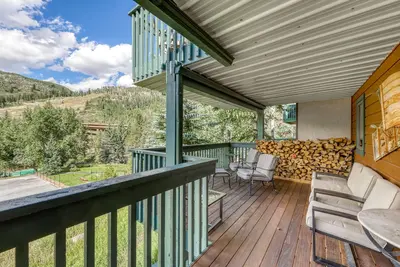 Image de Condo haut de gamme sur la route de la navette à Vail w / une cuisine complète, piscine partagée et tennis