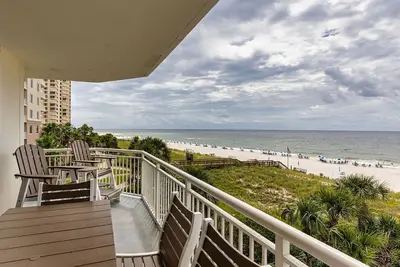Image de Palacio 201 - Vue sur la plage avec service de plage saisonnier gratuit!
