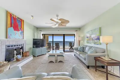 Image de Shipwatch A501- Vues sur la plage depuis la terrasse avec un intérieur luxueux!