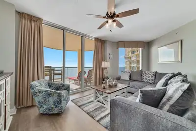 Image de Beach Colony East Penthouse 15c-Beach Front unité avec une vue imprenable!