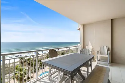 Image de Indigo East 604 - Unité en front de mer avec intérieur luxueux et commodités!