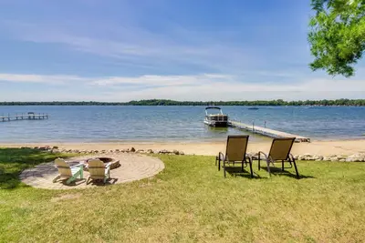 Image de Maison 3br Alexandria avec plage de 100 pieds sur le lac Mary