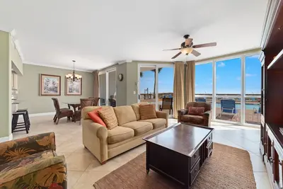 Image de SeaSpray West 105 - Terrasse au rez-de-chaussée et accès direct à la côte!