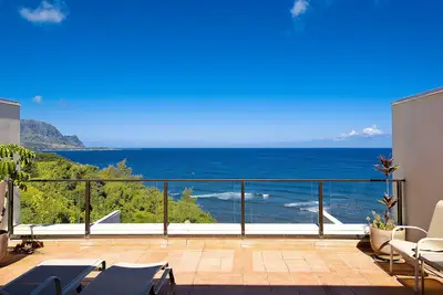 Image de Location de vacances de deux chambres offrant une vue magnifique sur l'océan et Bali Hai