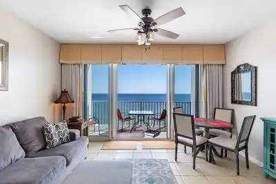 Image de Windemere 904-Beach Front Terrace w \/ Luxurious Interior & Poolside Cabana!