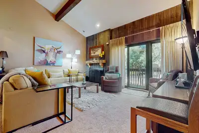 Image de Homey, condo au quatrième étage à Snowlion - près des pistes!