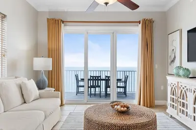 Windemere 1501-Vue sur la plage depuis la terrasse avec un intérieur luxueux!