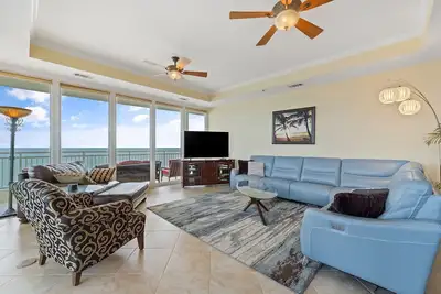 Image de La Playa 901- Vues sur la plage avec terrasse panoramique!