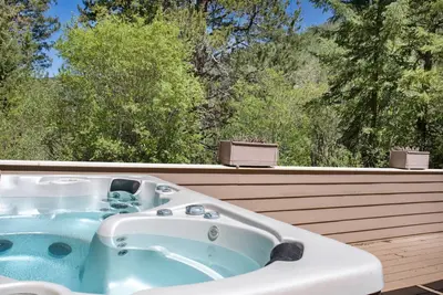 Image de Accès facile en bus à Vail Mtn, spa privé, récemment rénové, idéal pour les familles, East Vail!