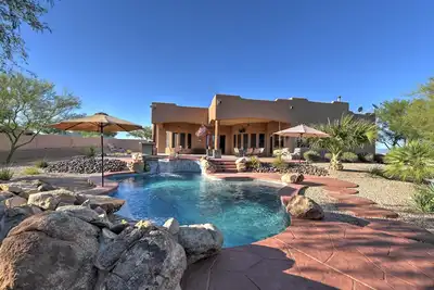 Image de Tranquil Scottsdale Home w / piscine privée et bain à remous!