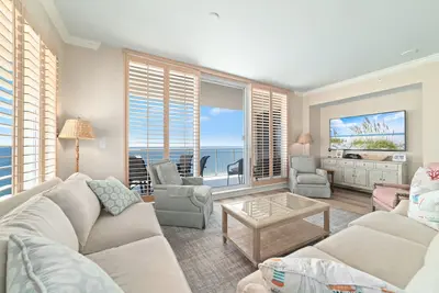 Image de Indigo West 1601 - Unité front de plage avec intérieur luxueux et commodités!