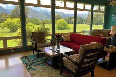 Image de Maison spacieuse avec vue imprenable sur la montagne