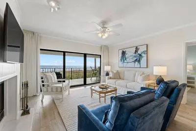 Image de Shipwatch D201- Vues sur la plage depuis la terrasse avec un intérieur luxueux!
