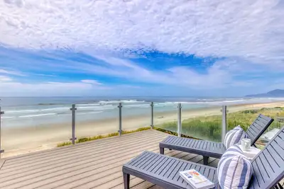 Image de Maison spacieuse et adaptée aux chiens avec une vue spectaculaire sur l'océan!