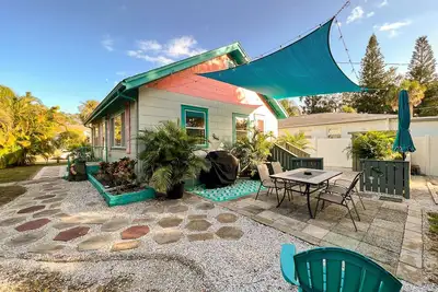 Image de Old-Florida Summer Cottage: Classic & Pet-Friendly in Waterfront District