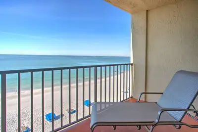 Image de Beachfront Condo Situé au cœur de Madeira Beach. Toutes les mises à jour. Une vue imprenable! !