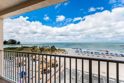 Image de Direct Front Beach Unit - Balcon privé avec vue sur le golfe et la plage - Wifi gratuit
